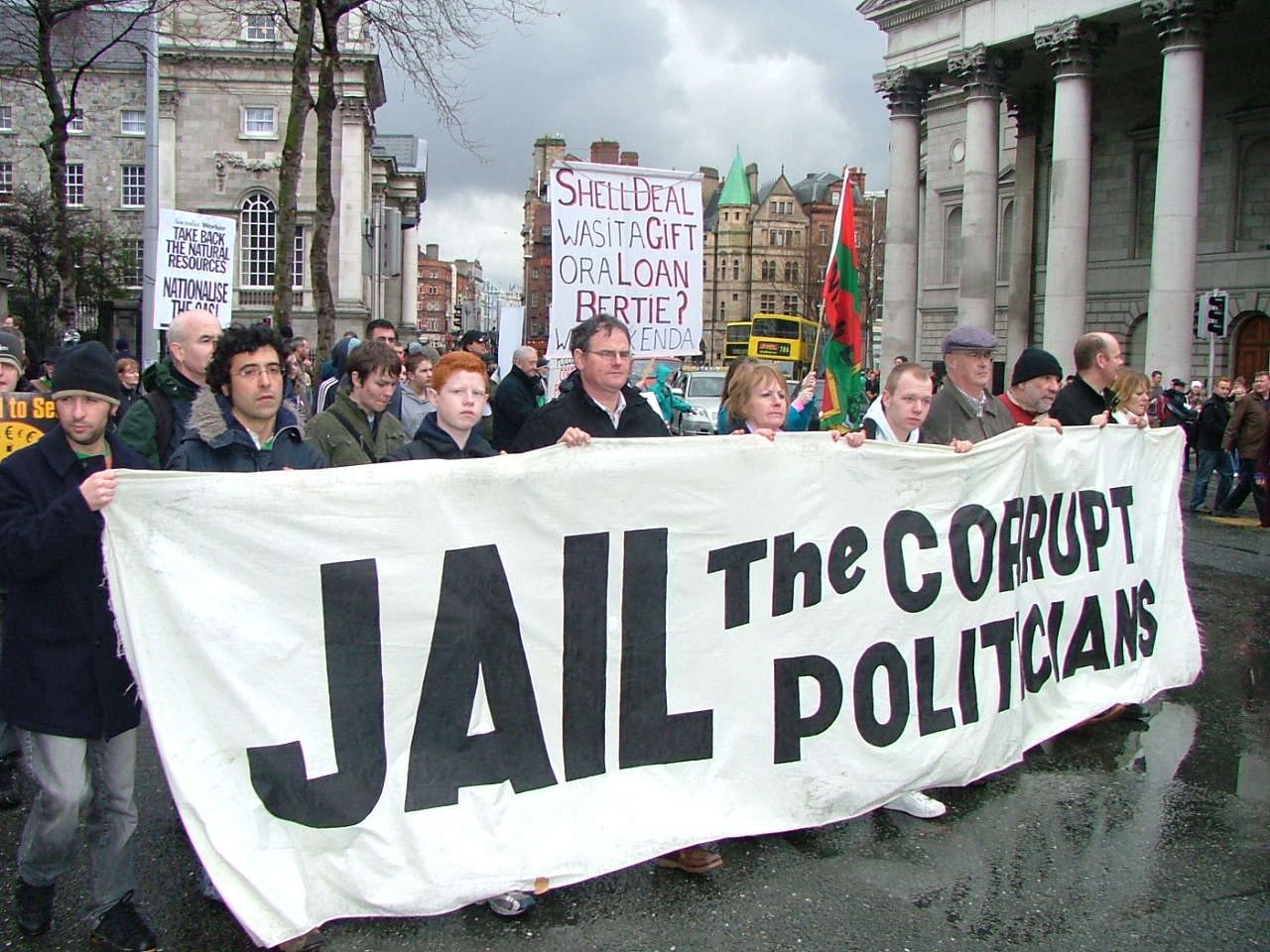 http://www.indymedia.ie/attachments/feb2007/jail_the_corrupt_politicians.jpg
