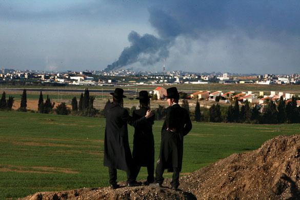 israelis watch gaza war
