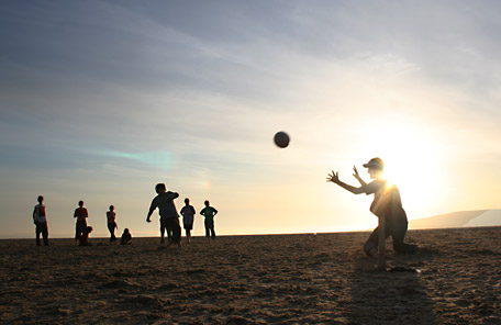 Penalty shoot-out following soccer on the beach