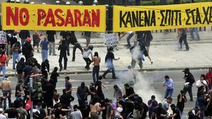 "no pasaran"....well they will if they're in helicopters.