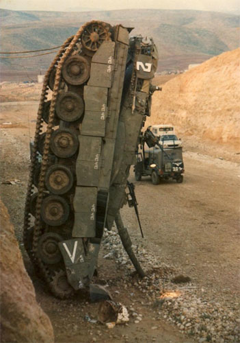 20060827.destroyed.israeli.tank.jpg