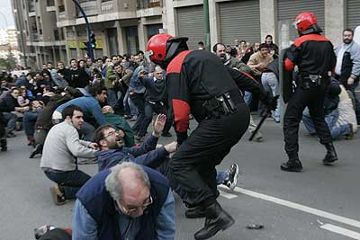 Basque police attacking people
