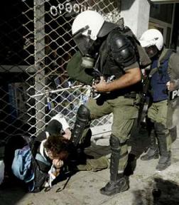 Click on image to see full-sized version Simon arrested with his BLUE bag