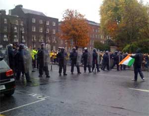 Riot police on Stephen's Green from indymedia.ie