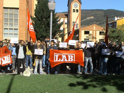 Click on image to see full-sized version One of the smaller workers' protests during the week, this one in Irunea, Navarra (photo: GARA)