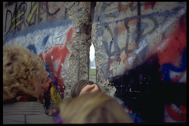 Click on image to see full-sized version irgendwann fällt jeder mauer - some day every wall shall fall 9/11/89 we make them higher now.