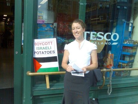 IPSC activist Elaine at the picket