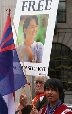 Click on image to see full-sized version 3._free_burma_.jpg