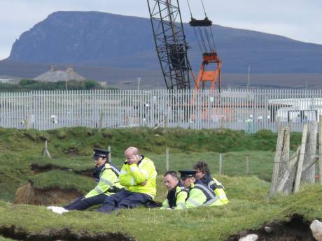 Hard-working Shell Insecurity Gardai take a break..