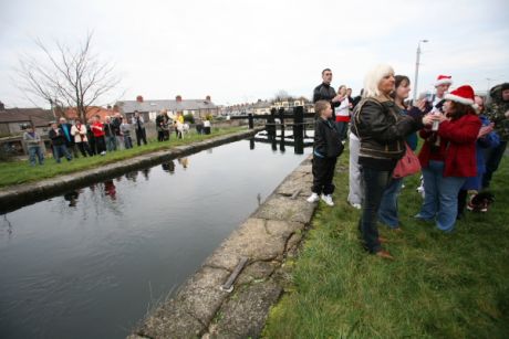 cabhair__2008_xmas_canal10.jpg