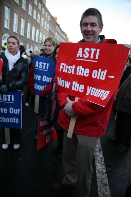 dublin_education_cuts_rally_dec52.jpg