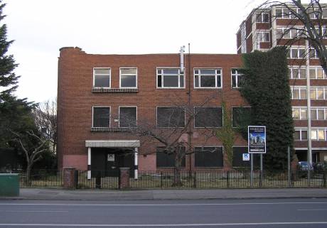 abandonedbuilding_old_ucd_vetinarycollege_partof_raygrehan_site_ballsbrige_dublin_dec2012.jpg