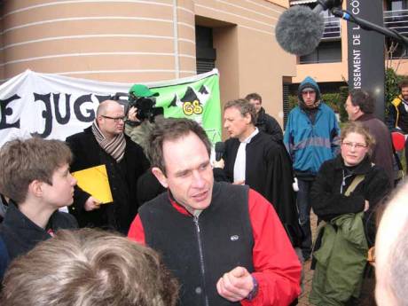 Click on image to see full-sized version press_conf_martin.jpg