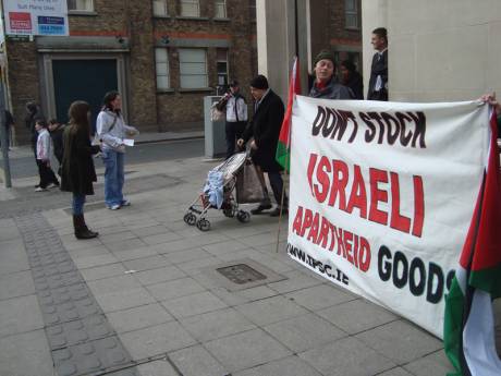 Leafleting outside the Jervis St entrance to Jervis Centre