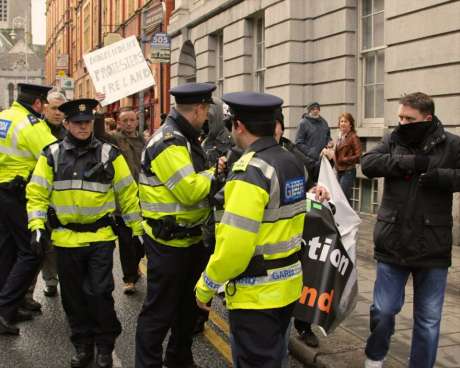 garda_harass_anti_eviction_taskforce_wsm_photo1_feb09_2013.jpg