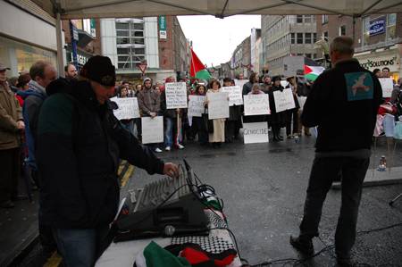 Sean Clinton (IPSC.org) addressing the Limerick gathering