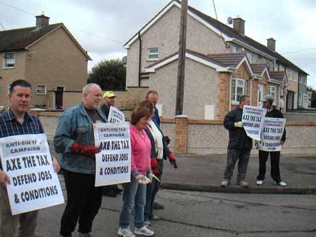 Anti-Bin Tax Campaigners monitor collection in McKelvey Estate