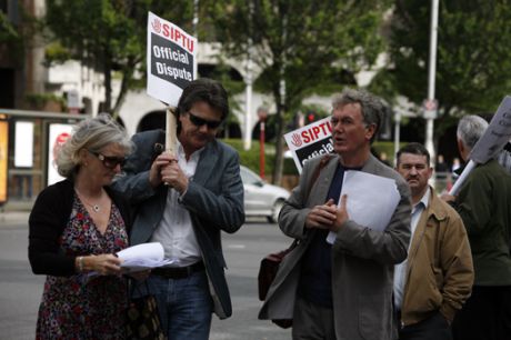 siptu_cleaners_strike_custom_house_july_2009_5.jpg