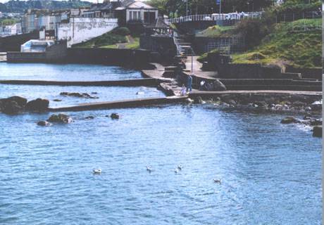 dun_laoghaire_beach_460px_w.jpg