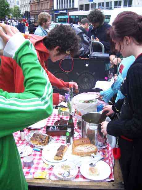 food not bombs bike table