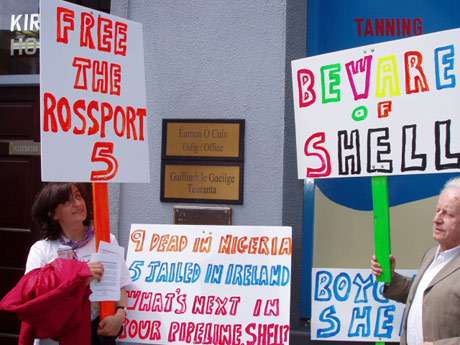 Click on image to see full-sized version The long arm of protest is about to collar O 'Cuiv.