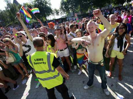 1833_gay_pride_dublin_2009.jpg