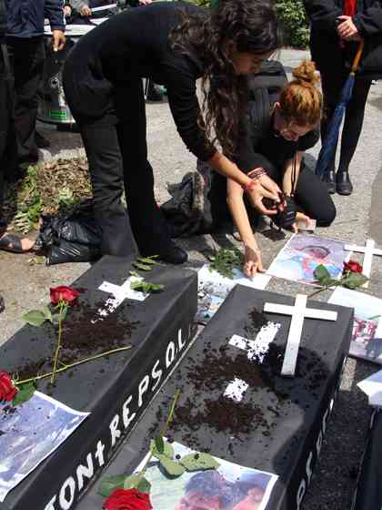 Solidarity actions in Holland today at Peruvian embassy at den Haag- funeral