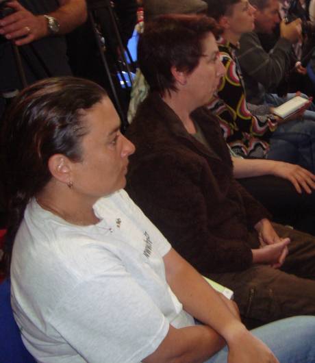Click on image to see full-sized version Jenny Graham (foreground) and Fiona Thompson