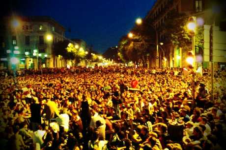 1000's occupied the areas around the park to block parliament from meeting today