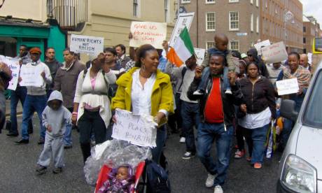 The march moves off from the Dil