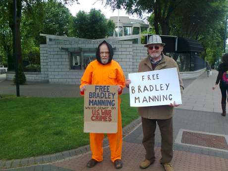 Colm and Justin outside US Embasy