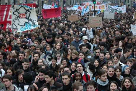 french youth pack the streets of paris, tuesday 7th march