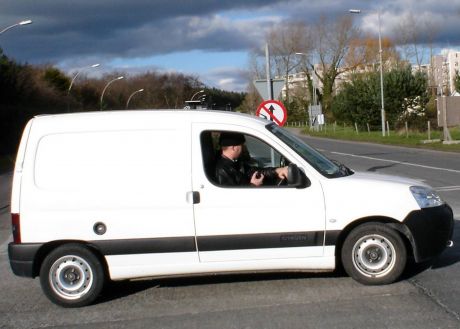 That's No Way To Drive On A Roundabout