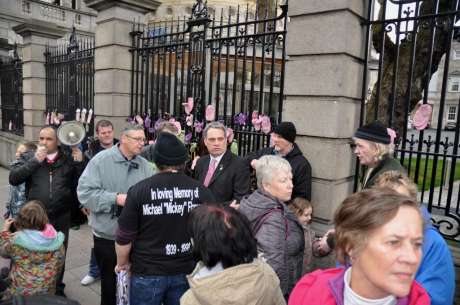 Protest out side Dal Eireann.