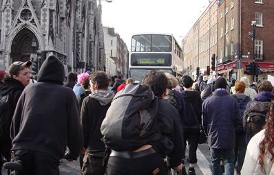 rush_for_last_bus_leaving_dublin.jpg