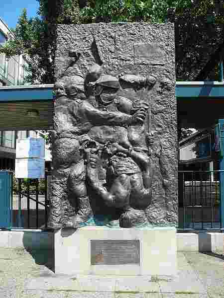 The monument to "the dead protester" at the Berlin Opera House.