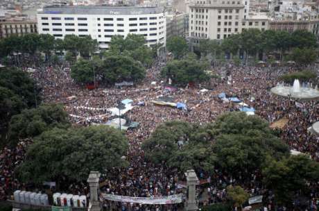 Placa Catalunya was filled full last night after cop violence