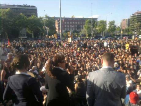 Click on image to see full-sized version Peoples court at the bank #OCCUPYMORDOR