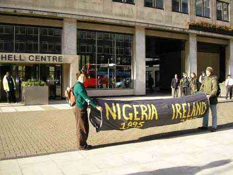 Click on image to see full-sized version Pipeline protest outside Shell HQ