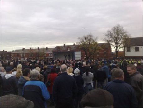 Click on image to see full-sized version Gerry kelly MLA addresses Rally @ Dunville Park