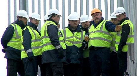 Michael Dwyer (second from left) with IRMS boss Jim Farrell (yellow hat) at Shell's pipeline works in Glengad, County Mayo