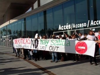 Activists block summit building in Barcelona to demand urgent, binding 40% CO2 reductions by 2020