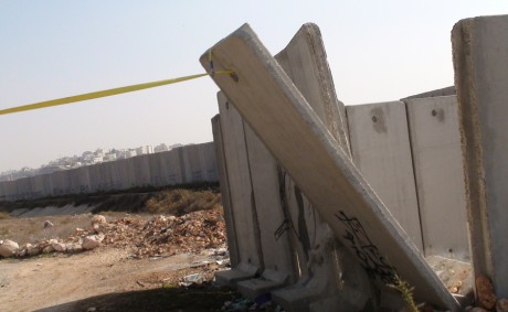 Click on image to see full-sized version qalandia2_1.jpg