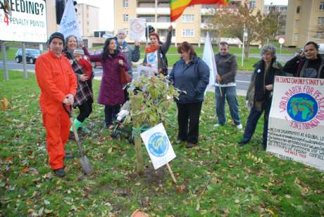 Peace-Tree Planting at Shannon 8 Nov 09