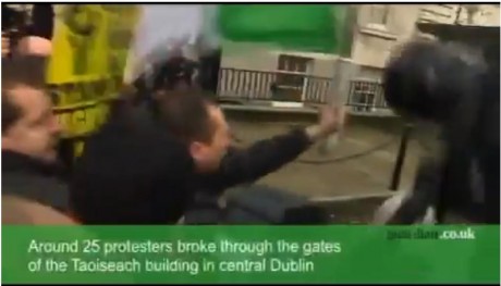 Sinn Fin protest outside government buildings