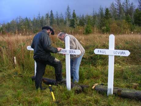Click on image to see full-sized version Setting up the new crosses