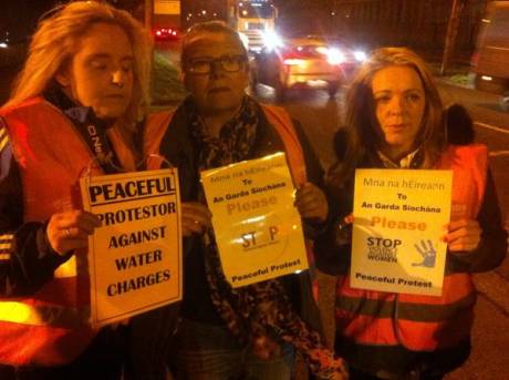 women_protest_coolock_over_police_brutality_nov18_2014.jpg