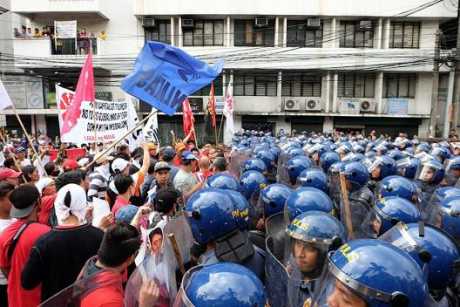 Click on image to see full-sized version 2017protestvsduterte.jpg