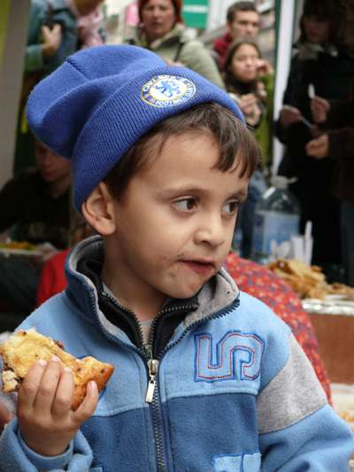 FNB is much enamoured of this Roma child