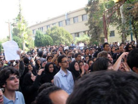 Students Confront The Dictator Ahmadinejad 